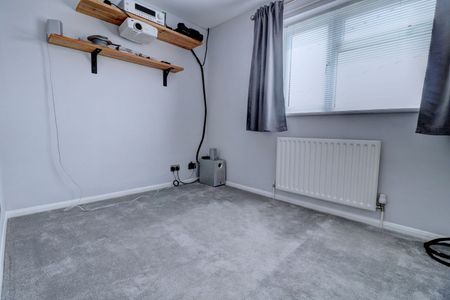 3 bedroom semi detached house to rent - Photo 2