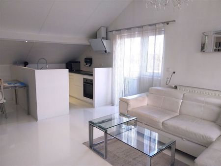 TE HUUR: Gemeubeld dakappartement met 2 slaapkamers te Heusden! - Photo 2