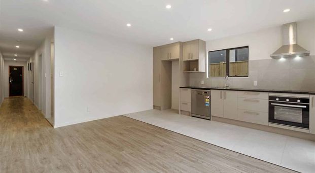 Drury 3 Bedrooms 2 Bathrooms - Photo 1