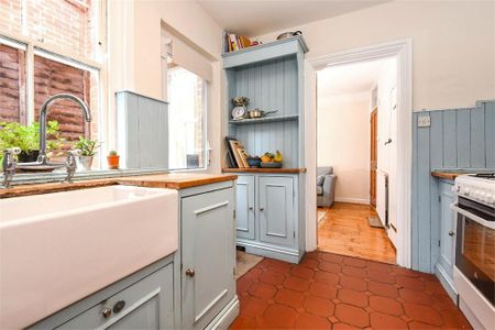 3 bedroom terraced house to rent - Photo 5