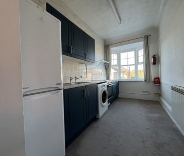 1 bed flat to rent in Hayes Avenue, Bournemouth, BH7 - Photo 2