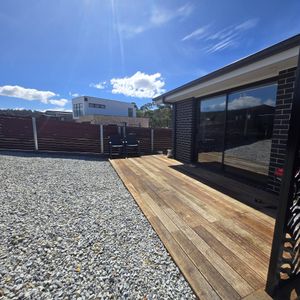 Lovely Modern Unit with Low-Maintenance Garden in Glebe Hill Estate - Photo 2