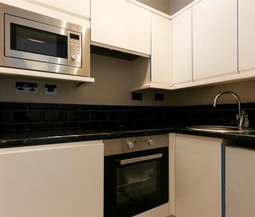 Studio to rent - Photo 2