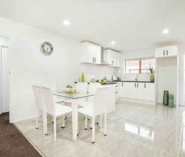 3 BEDROOM - SINGLE STOREY - GARAGE - Photo 3