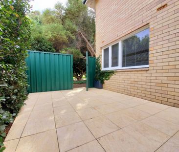 Renovated unit in great location - Photo 4