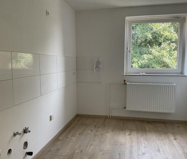 Renovierte 3-Zimmer-Wohnung mit Balkon in Emden-Borssum! - Photo 1