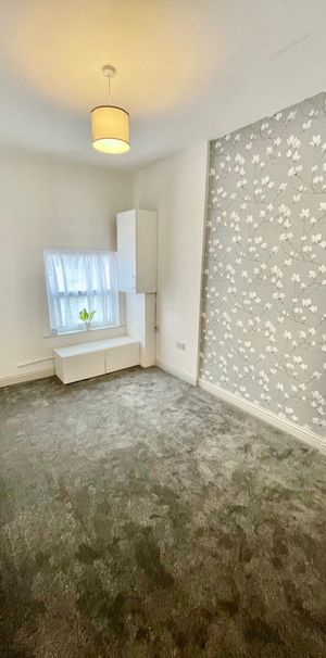 Stunning newly refurbished apartment to let in Blackpool - Photo 1