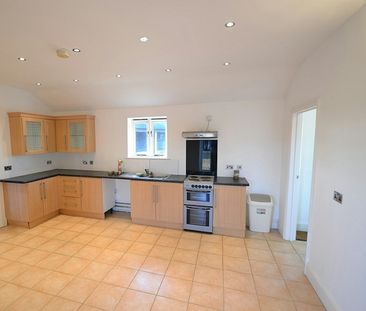 House share to rent on - Photo 4