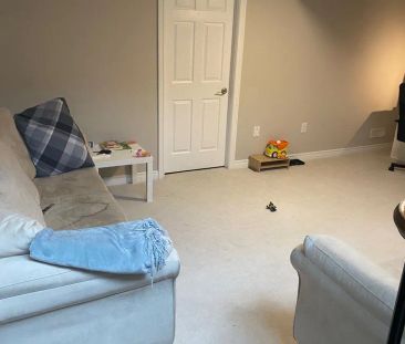 Condo Townhouse For Lease | W9234391 - Photo 4