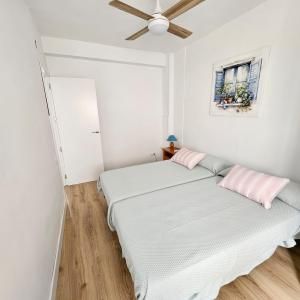 Your Balcony Over the Mediterranean! 🌊 Temporary Rental of a Designer Apartment Just 2 Minutes from the Beach - Photo 1