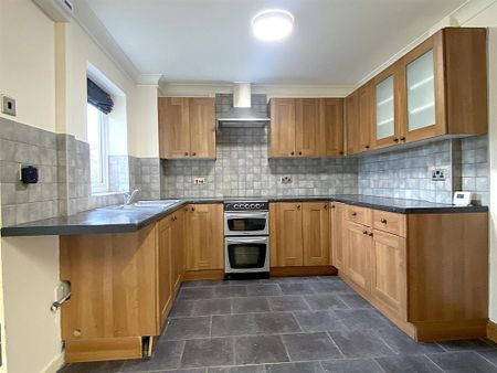 3 bedroom terraced house to rent - Photo 5