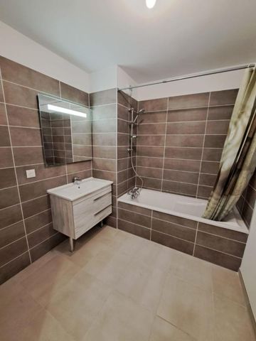 Location Appartement 3 pièces 73m² CHALLES LES EAUX 73190 - Photo 4
