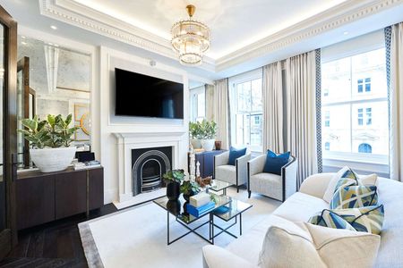A beautifully re-modelled luxury apartment situated in an incredible location in Kensington. - Photo 2