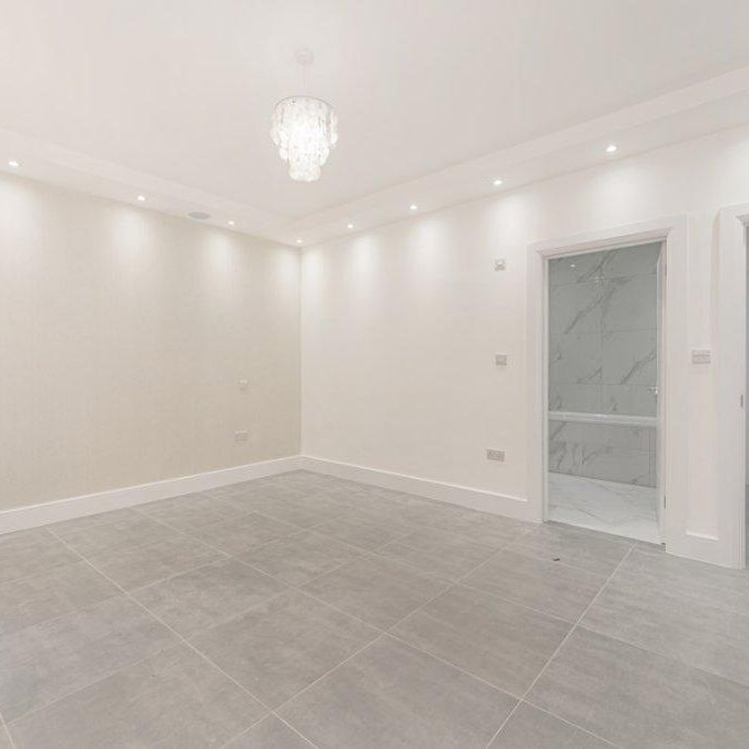 4 bedroom apartment to rent - Photo 1