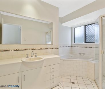 Beautifully located & Immaculately presented! located in prime East... - Photo 3