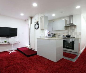 High Road, Willesden, London, NW10 - Photo 1