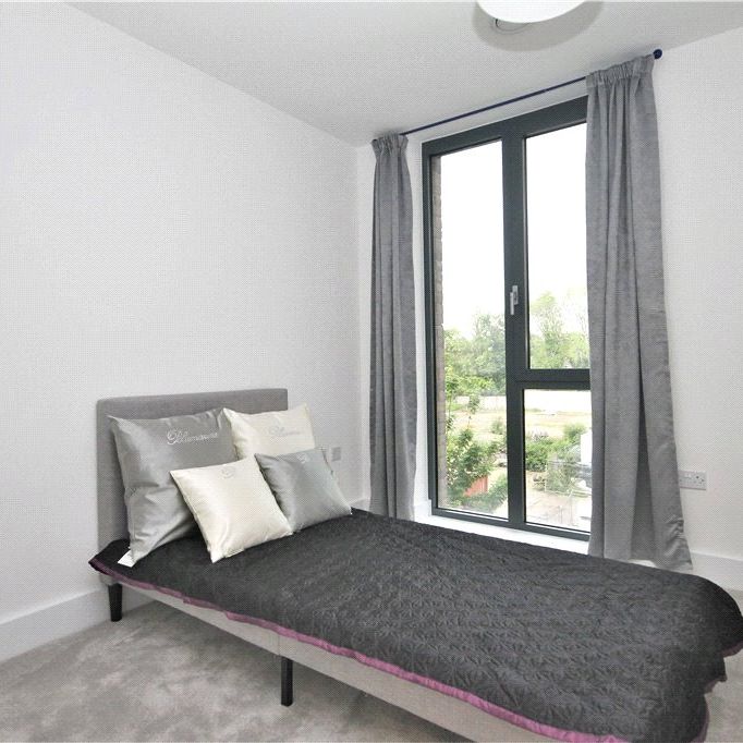 High Street, Staines-upon-Thames, Surrey, TW18 4EY - Photo 1