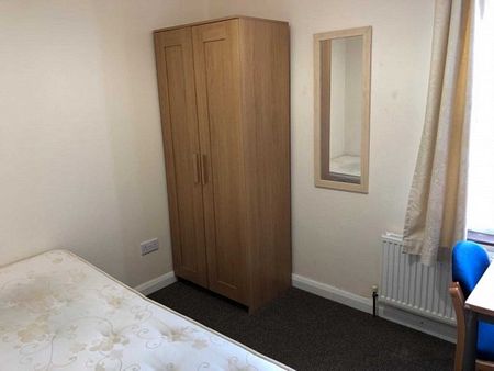 5 Bed - Pitcroft Avenue, Reading - Photo 4