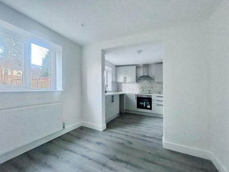 2 bedroom semi-detached house to rent - Photo 3