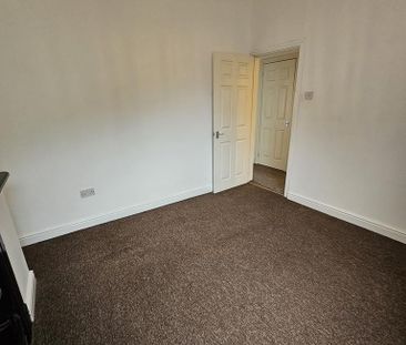 4 bedroom terraced house to rent - Photo 5