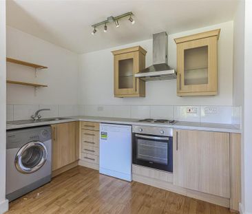 2 bedroom apartment to rent - Photo 5