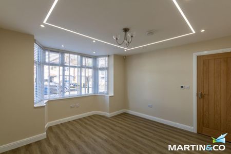 4 bedroom semi-detached house to rent - Photo 3