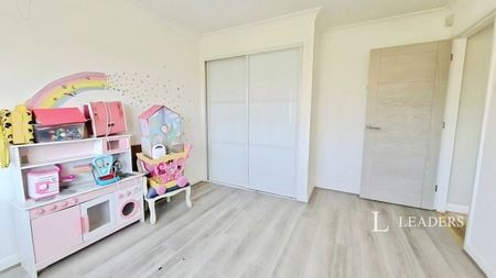 4 bedroom house to rent Horsegate, Deeping St. James, Peterborough, Lincolnshire, PE6 - Photo 4