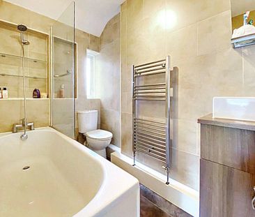 3 bedroom semi-detached house to rent - Photo 3