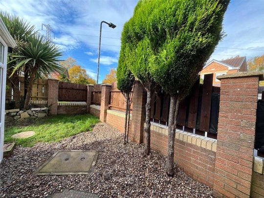 3 bedroom semi-detached house to rent - Photo 1