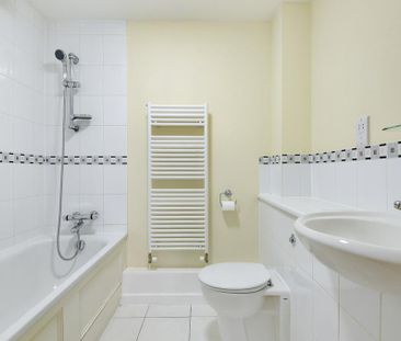 2 bedroom flat to rent - Photo 6