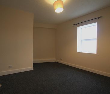 High Street Lowestoft, Suffolk - Photo 2