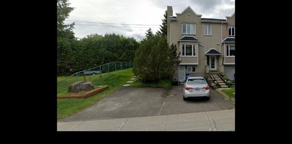 Superbe condo 4 1/2 à louer - Photo 2