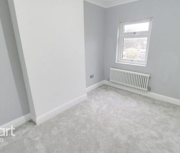 3 bedroom end of terrace house to rent - Photo 6