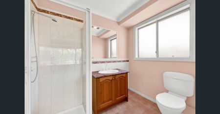 SPACIOUS 4 BEDROOM FAMILY HOME! - Photo 5