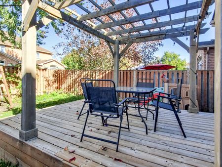 For Lease - 3231 Apricot Street Unit# Main & 2nd Floor, Mississauga, Ontario - Photo 3