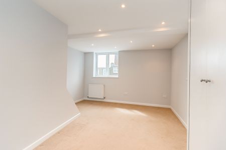Two Bedroom Flat – Temple Fortune Parade NW11 - Photo 4