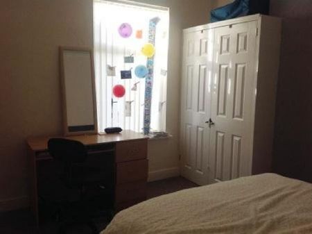 4 bedroom house share to rent - Photo 2