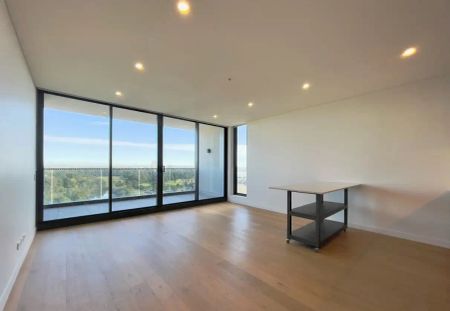 “Prestigious Two Bedroom Apartment – Lennox Riverside Building” - Photo 3