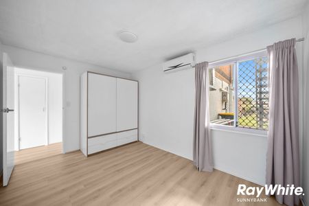 Newly Renovated Unit in Prime Location - Photo 4