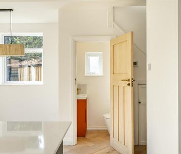 3 bedroom semi-detached house to rent - Photo 5