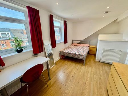 6 Bed Terraced House, Osmaston St, NG7 - Photo 4