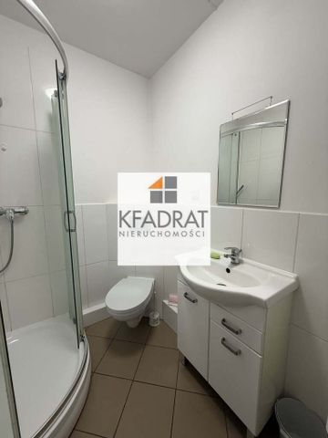 Kawalerka z balkonem w bloku z windą - Zdjęcie 2