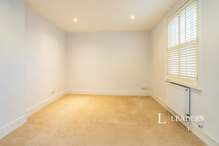 4 bedroom house to rent Clydesdale Avenue, Chichester, PO19 - Photo 5