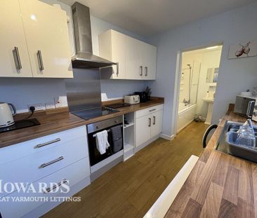 3 bedroom end of terrace house to rent - Photo 4