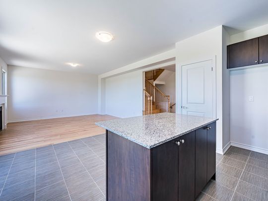 For Lease - 65 Brethet Heights, New Tecumseth, Ontario - Photo 1