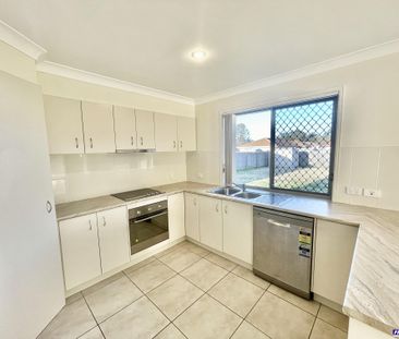 Lovely 4 Bedroom Family Home - Photo 4