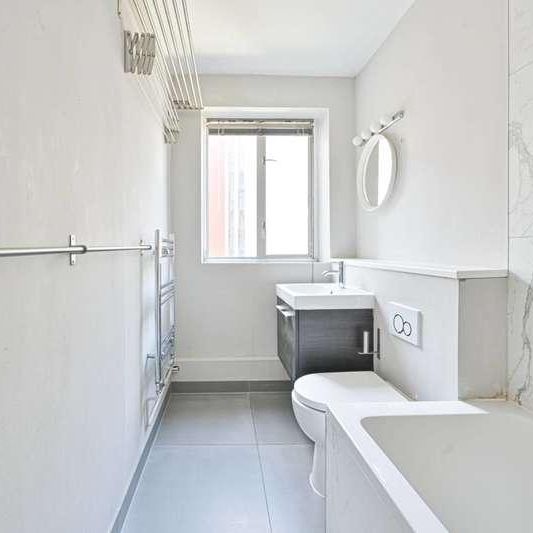Marion Court, Tooting Broadway, SW17 - Photo 1