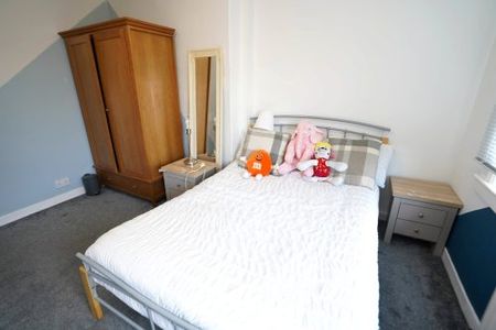 Burns Crescent, Harthill, Shotts, ML7 5QY - Photo 4