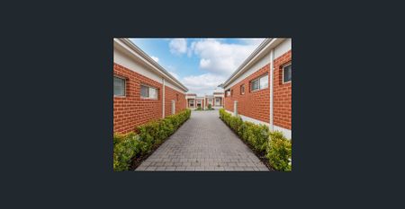 Stunning, Private Villa in the Perfect Location - Photo 2