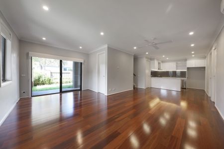 110A Haughton Road Oakleigh VIC - Photo 2